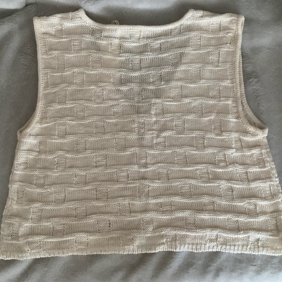 By Together knit button crop - Picture 2 of 4